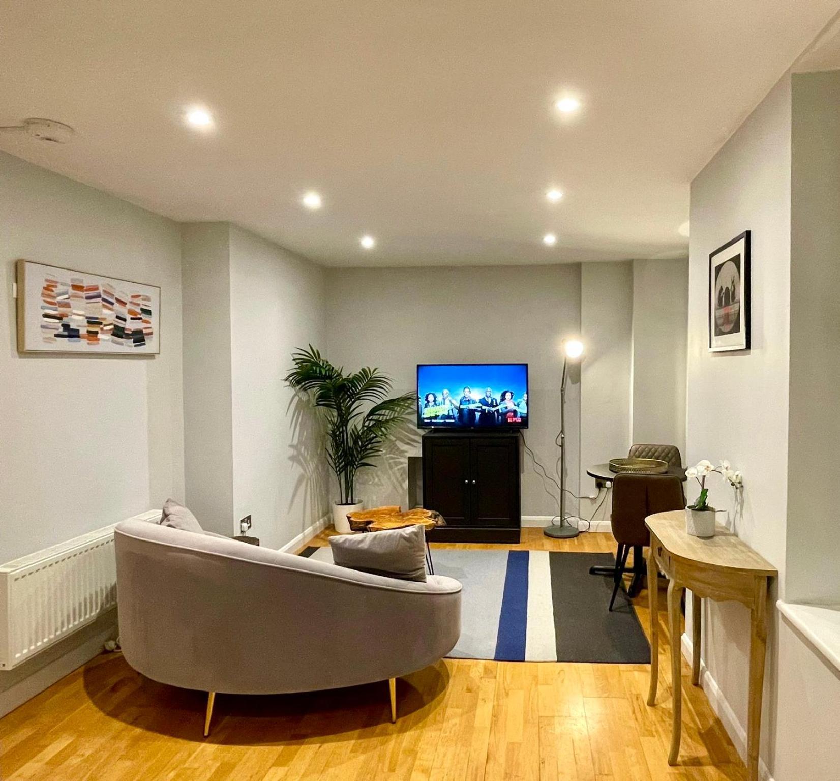 Stylish 1Br, 15 Mins To Buckingham Palace, Central London Διαμέρισμα Εξωτερικό φωτογραφία